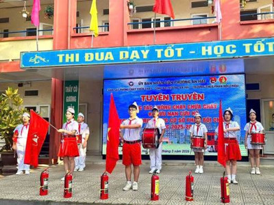 Tuyên truyền về công tác phòng cháy, chữa cháy và cứu nạn cứu hộ tại trường THCS Phan Bội Châu